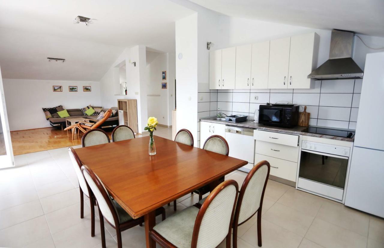 Apartments Rose คาชเตลา ภายนอก รูปภาพ